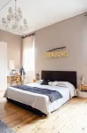 Vanille Bourbon Hotels in Montauban
