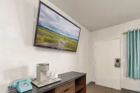 Bel Aire Motel - parking