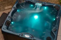 Serene Retreat Amazing Views Hottub Sauna, Xbox
