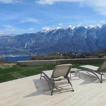 Oasi Da Vinci Lake Garda View Apartments
