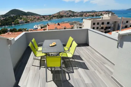 Villa Rosa Отели рядом с достопримечательностью «Собор Вознесения Девы Марии»