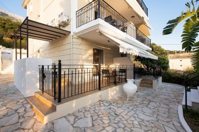 Hotel Exterior Barefoot Contessa Photo