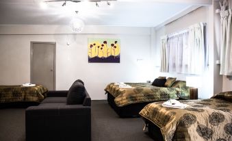 Tall Trees Motel Mountain Retreat