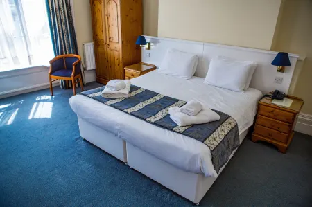 Yelf's Hotel Отели в г. Хейвенстрит энд Аши