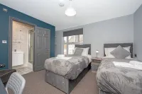 Immaculate 5-Bed House in the City Centre Ashford - Pet friendly