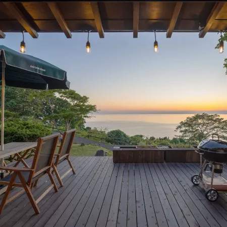 Toya Cliff House