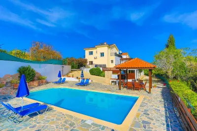 Villa Ira Finiki