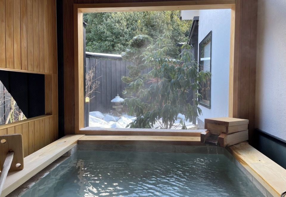 [유후인 료칸 세이코엔의 전통적인 외관]