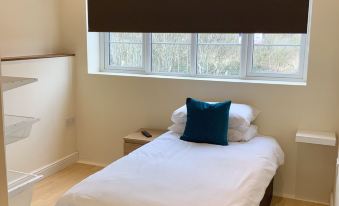 Eazzzy Rooms Corby - Housity