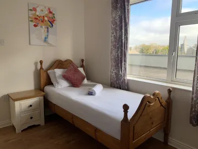Newcastle Townhouse Hotels in Barna