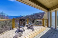 Tree Tops by HoneyBear Cabins - Boutique