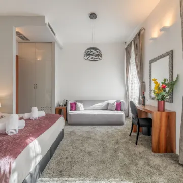 Starlight Luxury Suites