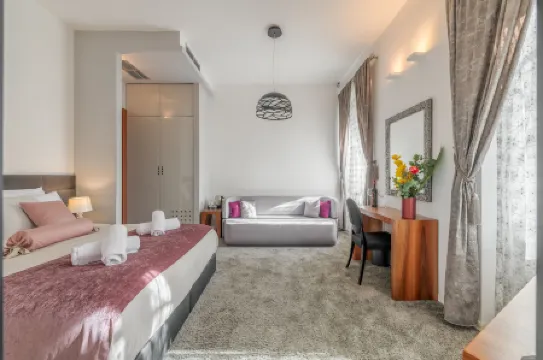 Starlight Luxury Suites