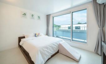 Gapyeong Dangdangi Pet Poolvilla Blue