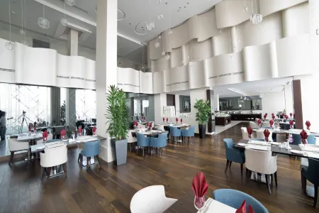 Golden Tulip Dammam Corniche Hotel Отели рядом со станцией DAMMAM RAILWAY RAILWAY STATION