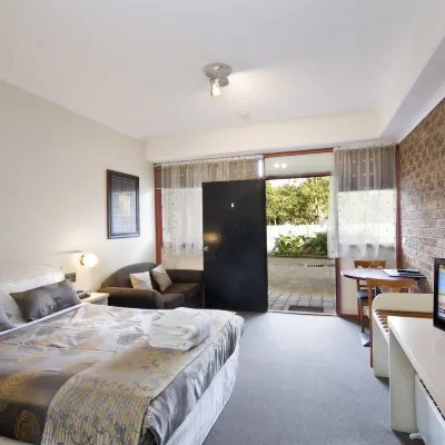 Lorne Coachman Inn Hotels near The Lorne Jetty