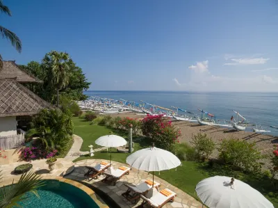 Palm Garden Amed Beach & Spa Resort Bali Hotel dekat Menara Suar Gili Selang