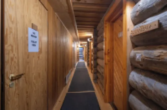 Kuukkeli Log Houses Porakka Inn