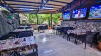 Kristal Pansiyon Hotels in Akkonak