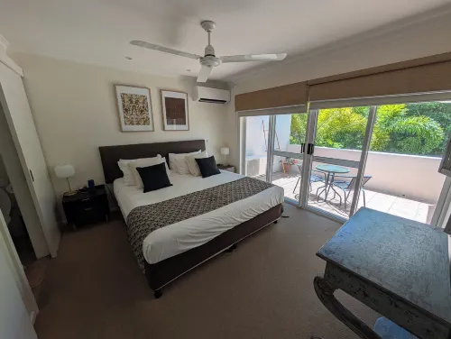 The Villas Palm Cove-Private Pool in Each Villa