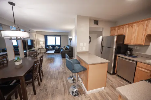 Stay Together Suites | Strip Condominium - Homestays