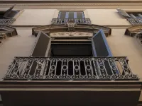 Caro Hotel Hotels near Serranos Gate