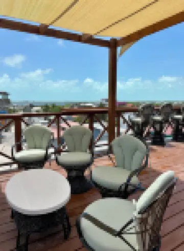 Sandbar Beachfront Hostel & Restaurant