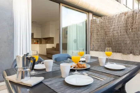 Atenea Park Suites & Apartments Отели в г. Кунит