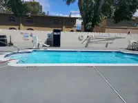 Motel 6 Bishop, CA - Pools