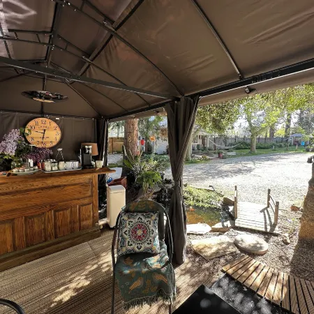 The Pines Inn and Cottages Отели в г. Невада