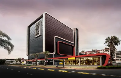 Coastlands Umhlanga Hotel and Convention Centre Hotel dekat Gateway Theatre Of Shopping