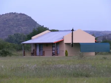 Votadini Country Cottages Отели в г. Западный Ранд