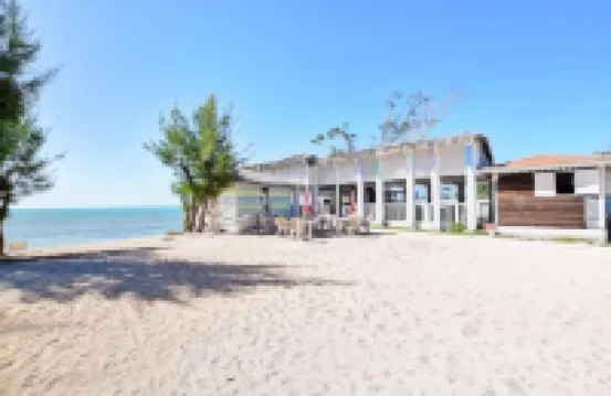 Coral Harbour Beach House and Villas