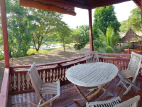 T-Rooms Homestay Bandara Hotels in Kebun Bunga