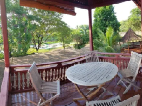 T-Rooms Homestay Bandara Hoteles en Kebun Bunga