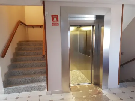 Hotel El Rastro - Palacio Duque de Tamames - Отели рядом с достопримечательностью «The Four Posts»