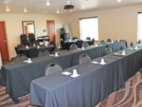 Cobblestone Inn & Suites - Lamoni Hotels in Lamoni