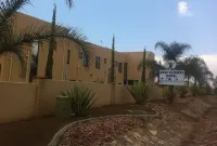 إكسيك كلوزيتس هوتل Hotels near Mokolodi Nature Reserve