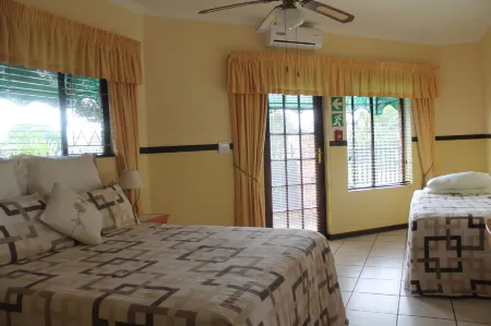 La Mer Lodge Отели в г. Ричардс Бей