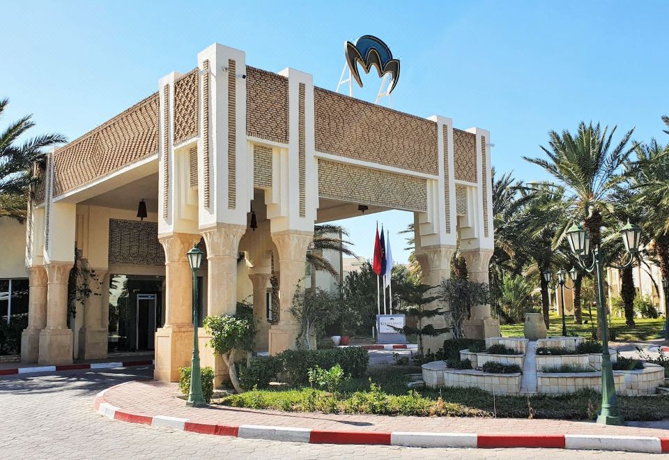 Ras El Ain Hotel Over view