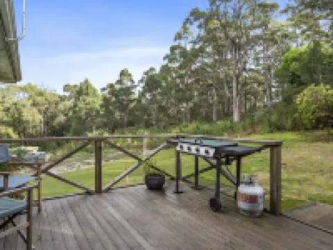 Summertime Cottage Hotels in Geeveston
