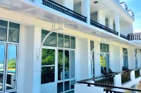 Queens Beach Hotel