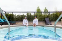Aava Whistler Hotel - Rooftop Pools