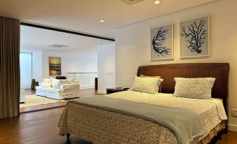 Mans o 6 Suites Riviera