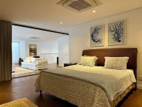 Mans o 6 Suites Riviera