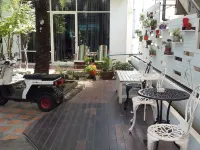 Khun Chaweng Resort Hotels near Solo Bar