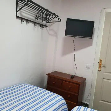 Low Cost Room Plaza de Hierro IV