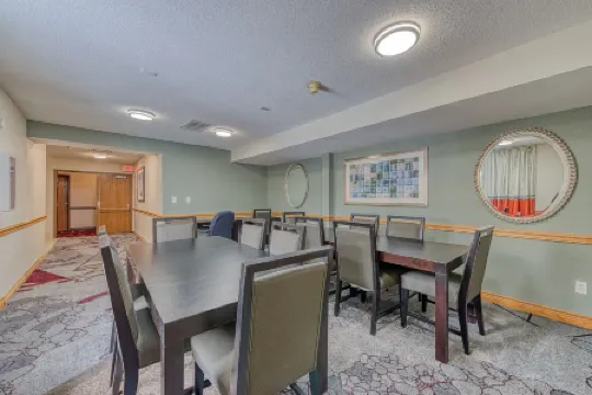 American Inn & Suites