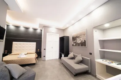 PC Boutique H Napoli Centro, by ClaPa Group