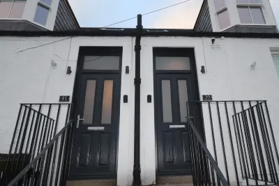 Dollar Apartments-41 Bridge Street Hotels in 